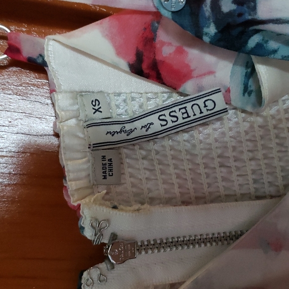 Guess floral peplum top xs - Picture 4 of 4